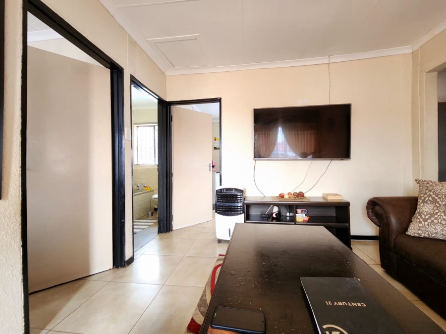 2 Bedroom Property for Sale in Tlhabane West North West